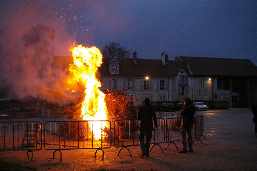 Sapins Galette et cidre: feu de joie sapins 031